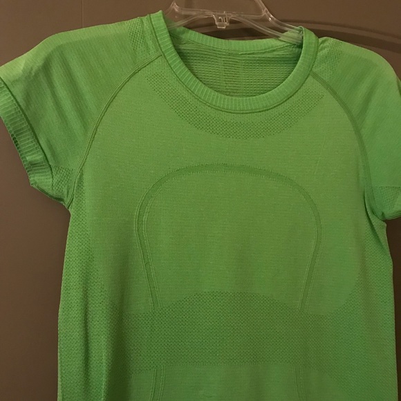 Lululemon Top - Picture 2 of 4